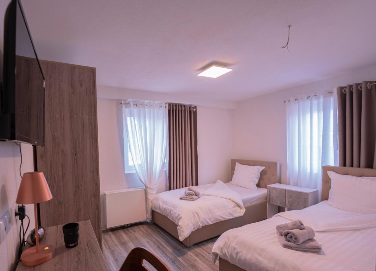Village Bistro & Bar Fremdenzimmer Dettingen an der Erms المظهر الخارجي الصورة