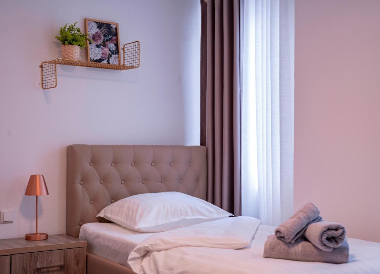 Village Bistro & Bar Fremdenzimmer Dettingen an der Erms المظهر الخارجي الصورة