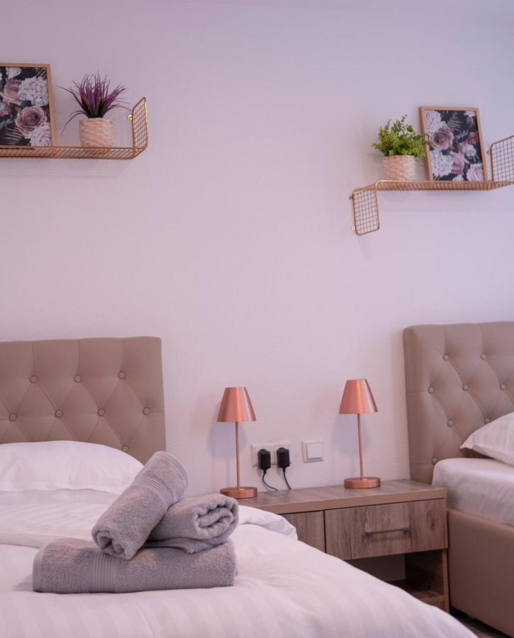 Village Bistro & Bar Fremdenzimmer Dettingen an der Erms المظهر الخارجي الصورة