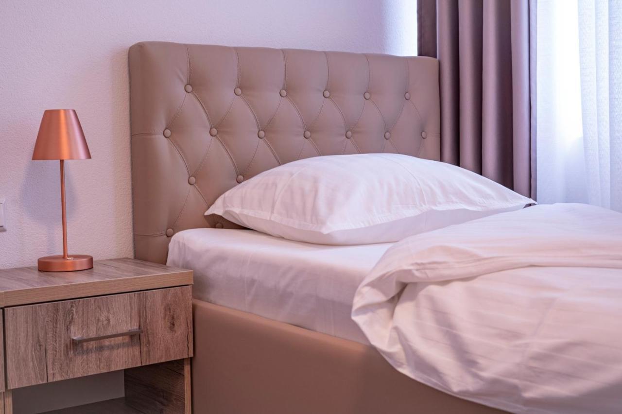 Village Bistro & Bar Fremdenzimmer Dettingen an der Erms المظهر الخارجي الصورة